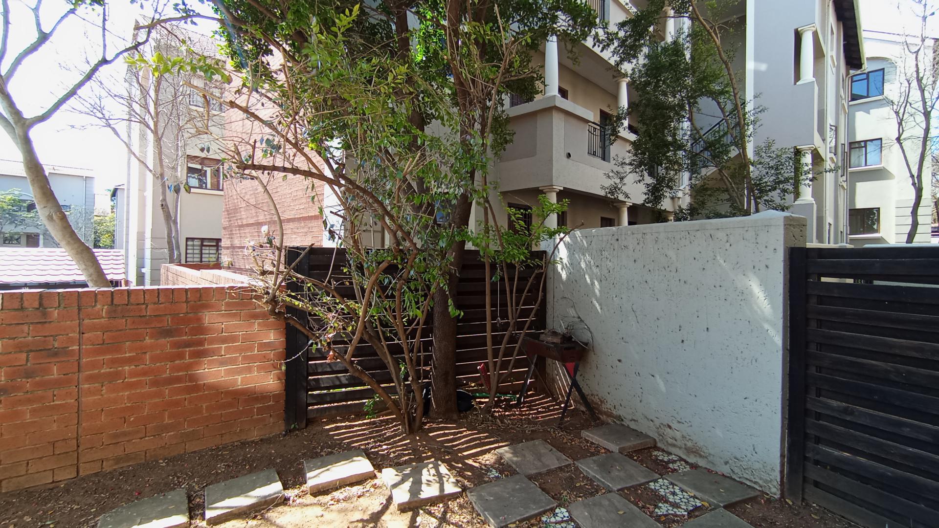 Garden of property in Paulshof