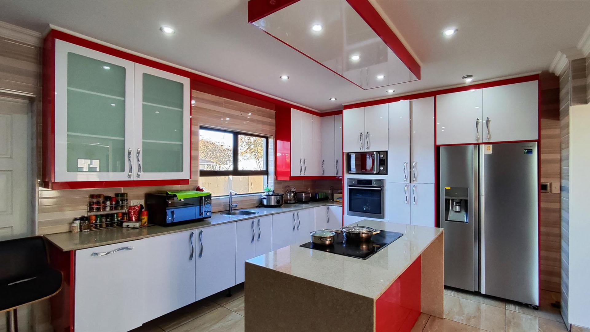 Kitchen - 23 square meters of property in Parkhaven