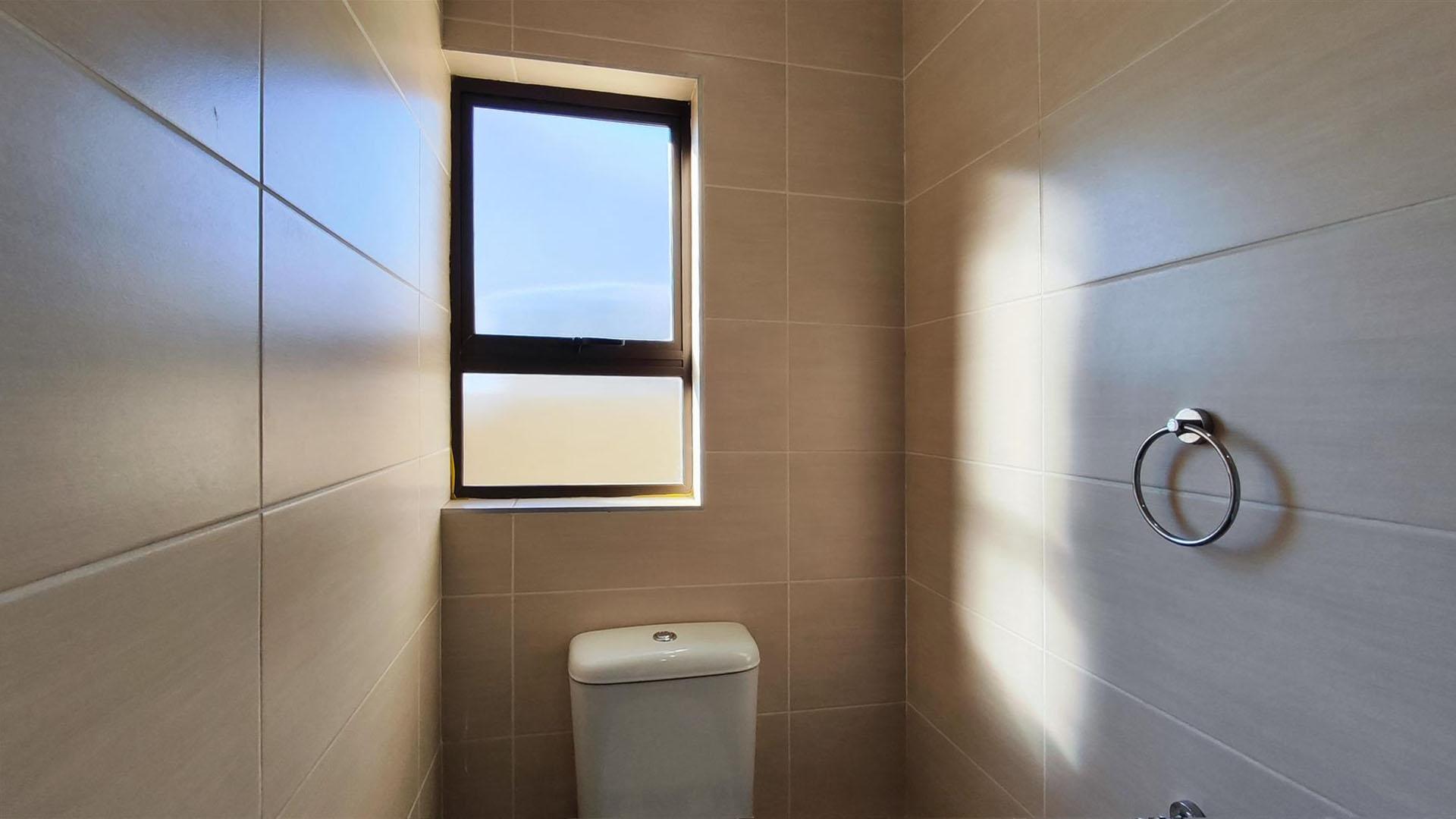 Guest Toilet - 3 square meters of property in Parkhaven