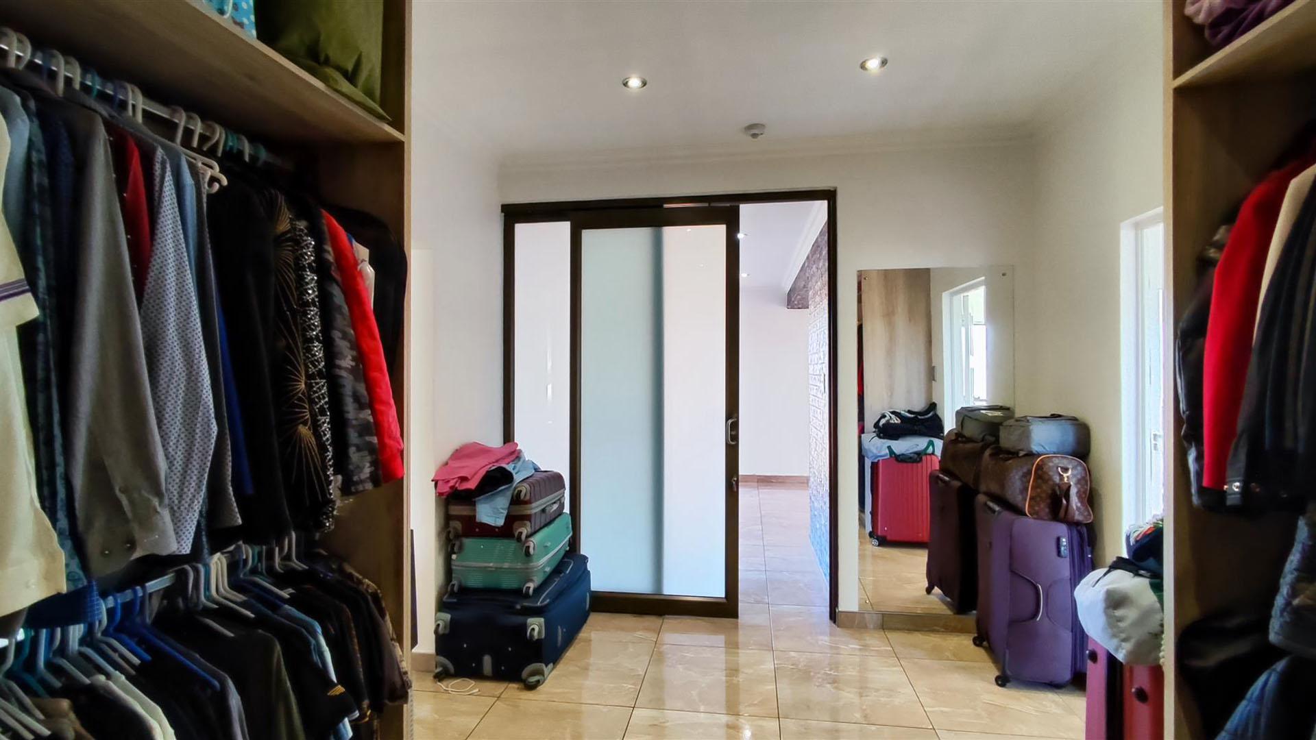 Main Bedroom - 43 square meters of property in Parkhaven