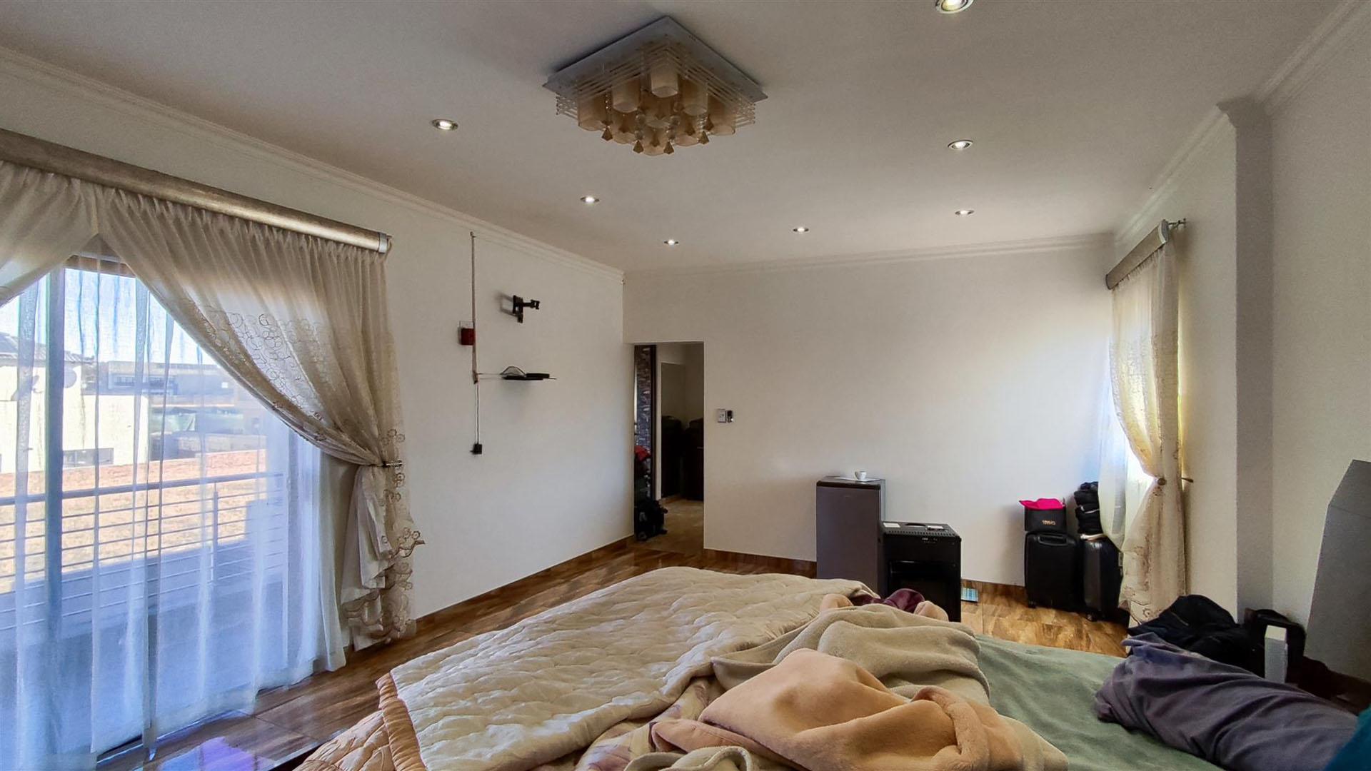 Main Bedroom - 43 square meters of property in Parkhaven