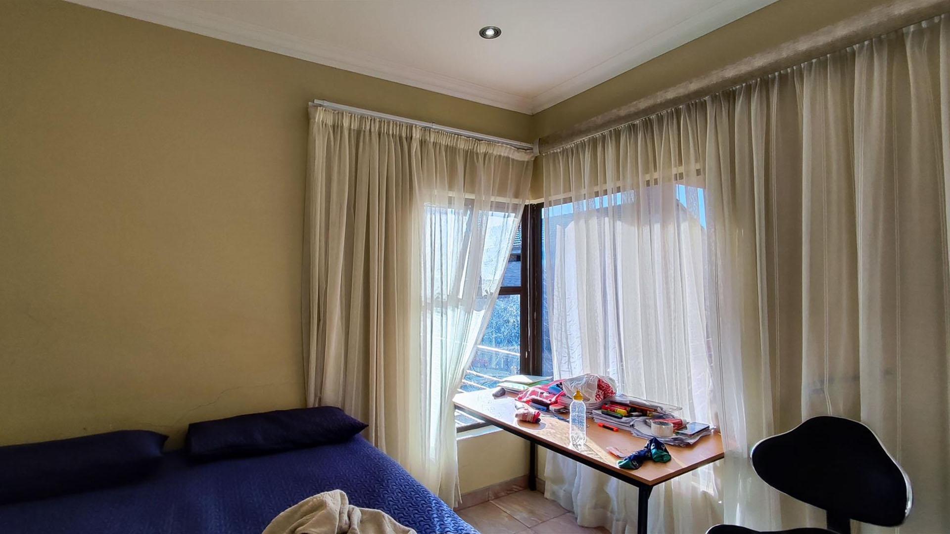 Bed Room 2 - 8 square meters of property in Parkhaven