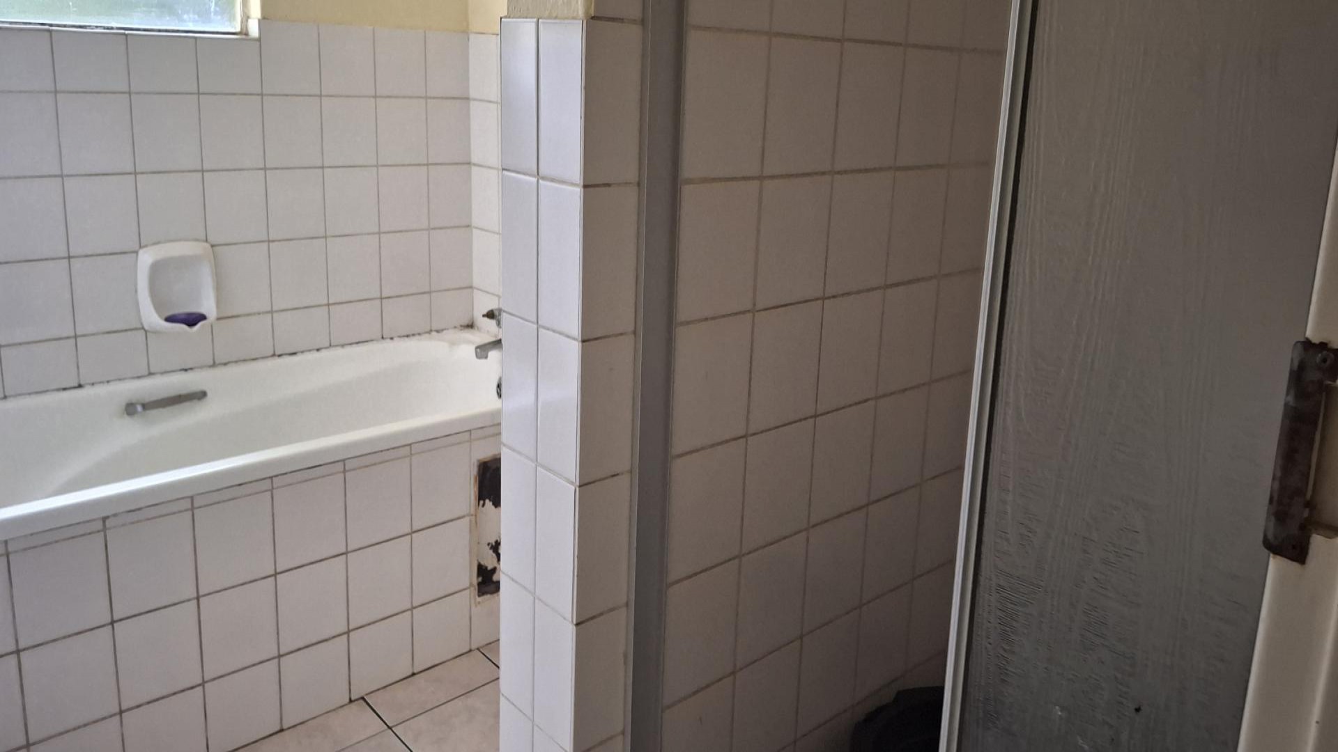 Bathroom 1 - 2 square meters of property in Rembrandt Park