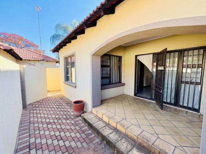 2 Bedroom Simplex for Sale For Sale in Polokwane - MR680562
