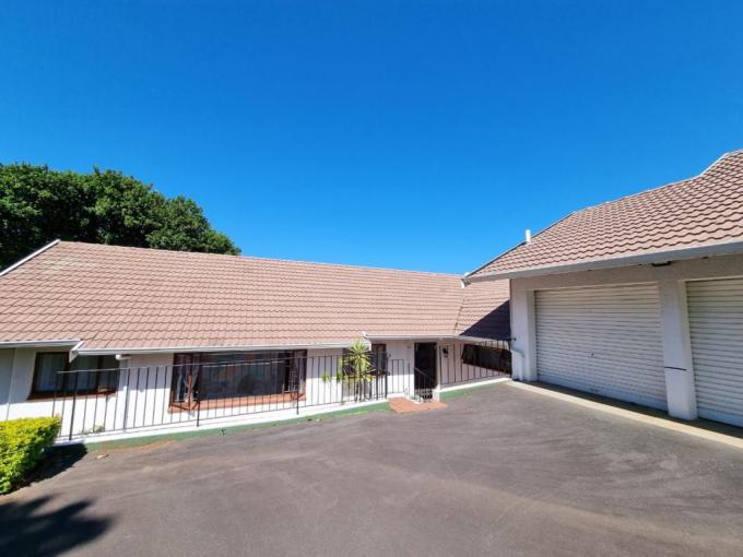 4 Bedroom House to Rent in Hillcrest - KZN - Property to rent - MR680581