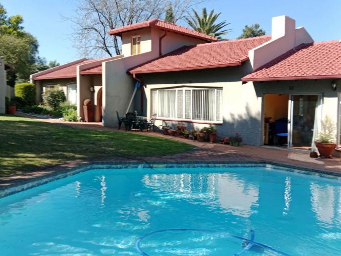4 Bedroom House for Sale For Sale in Brackendowns - MR680608