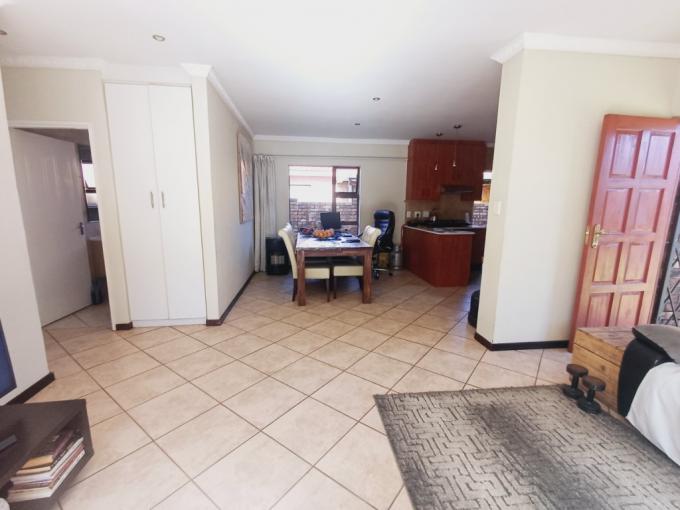 2 Bedroom Simplex for Sale For Sale in Albertsdal - MR680650
