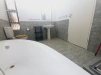  of property in Glenvista