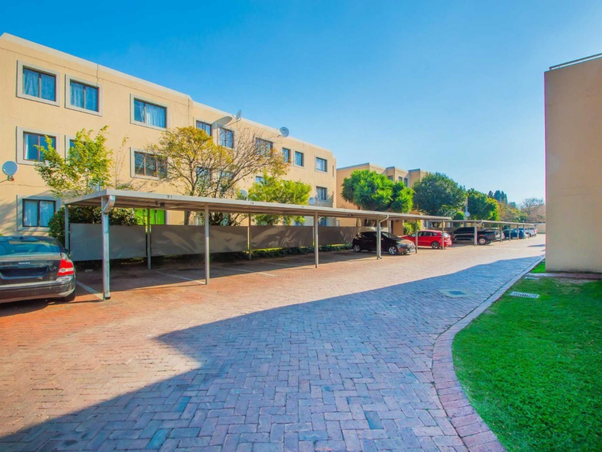  of property in Weltevreden Park