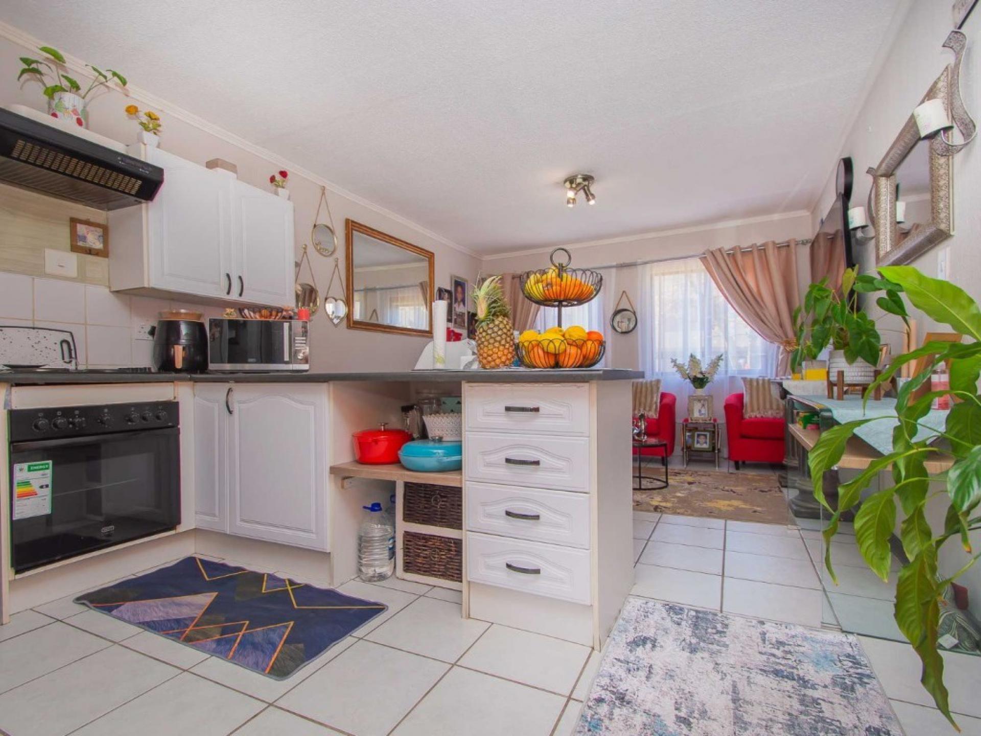  of property in Weltevreden Park