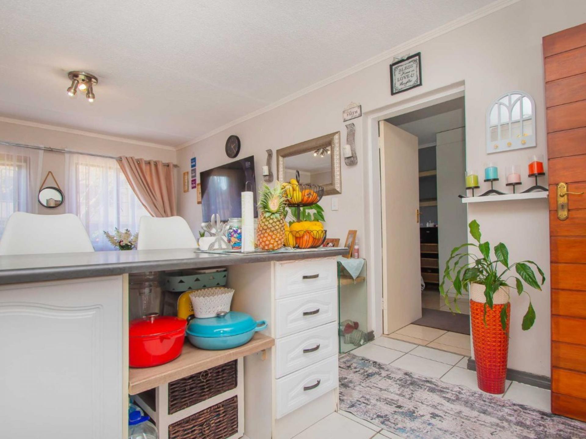  of property in Weltevreden Park