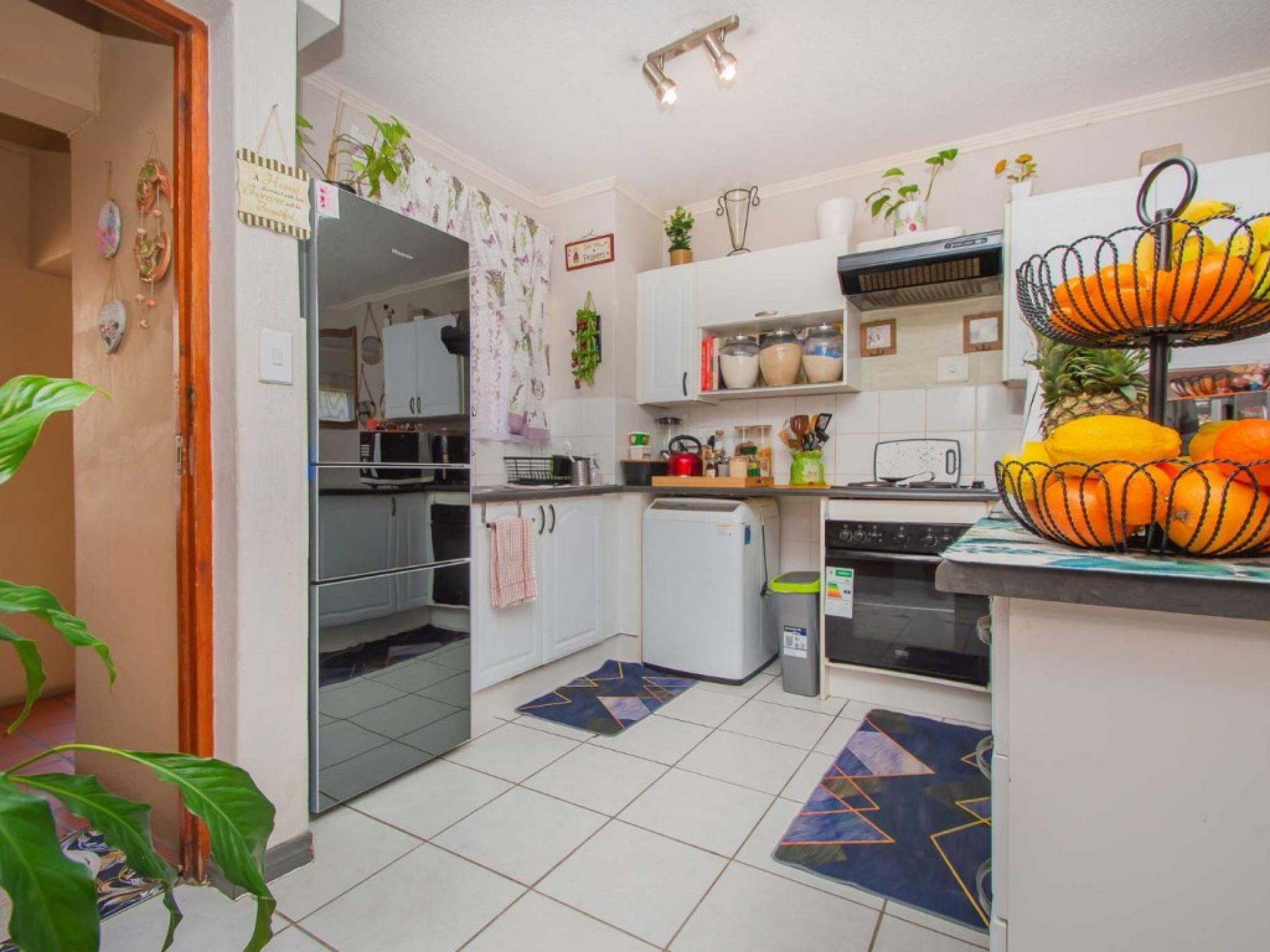  of property in Weltevreden Park