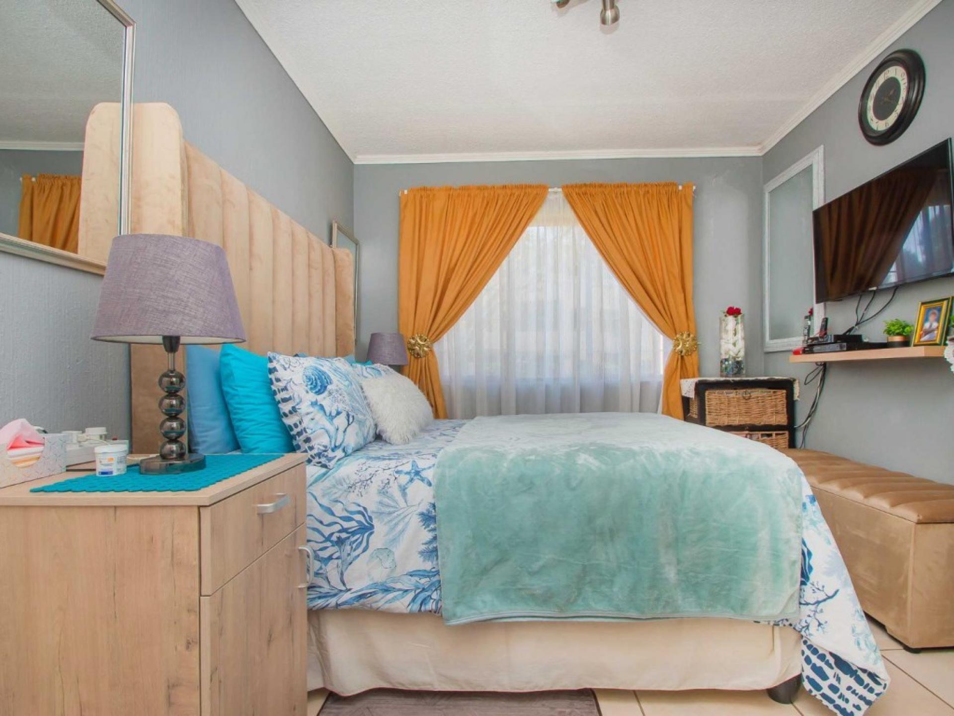  of property in Weltevreden Park