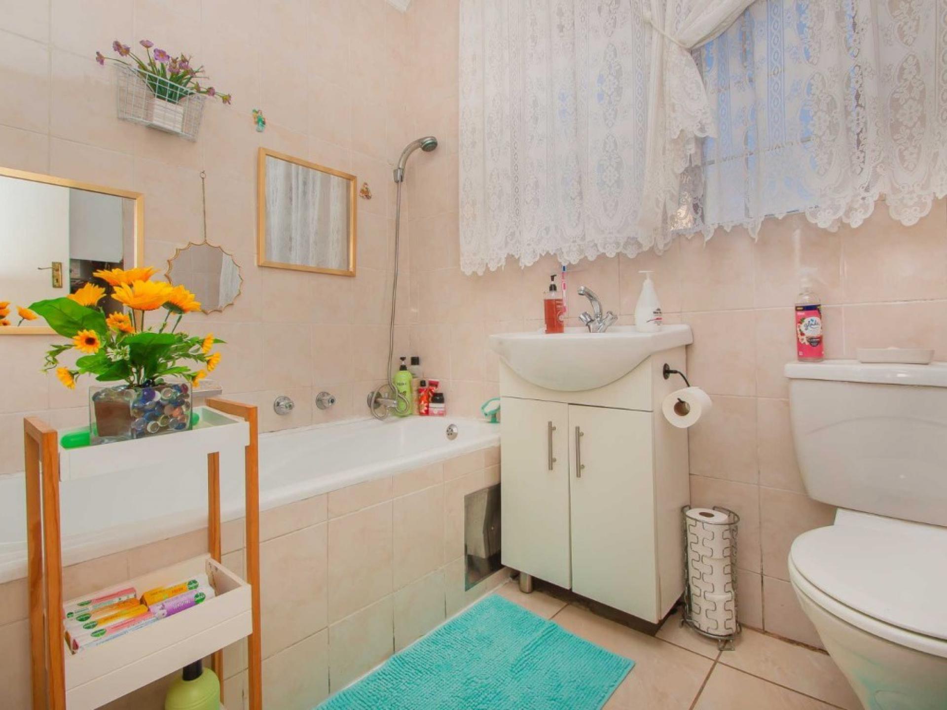  of property in Weltevreden Park