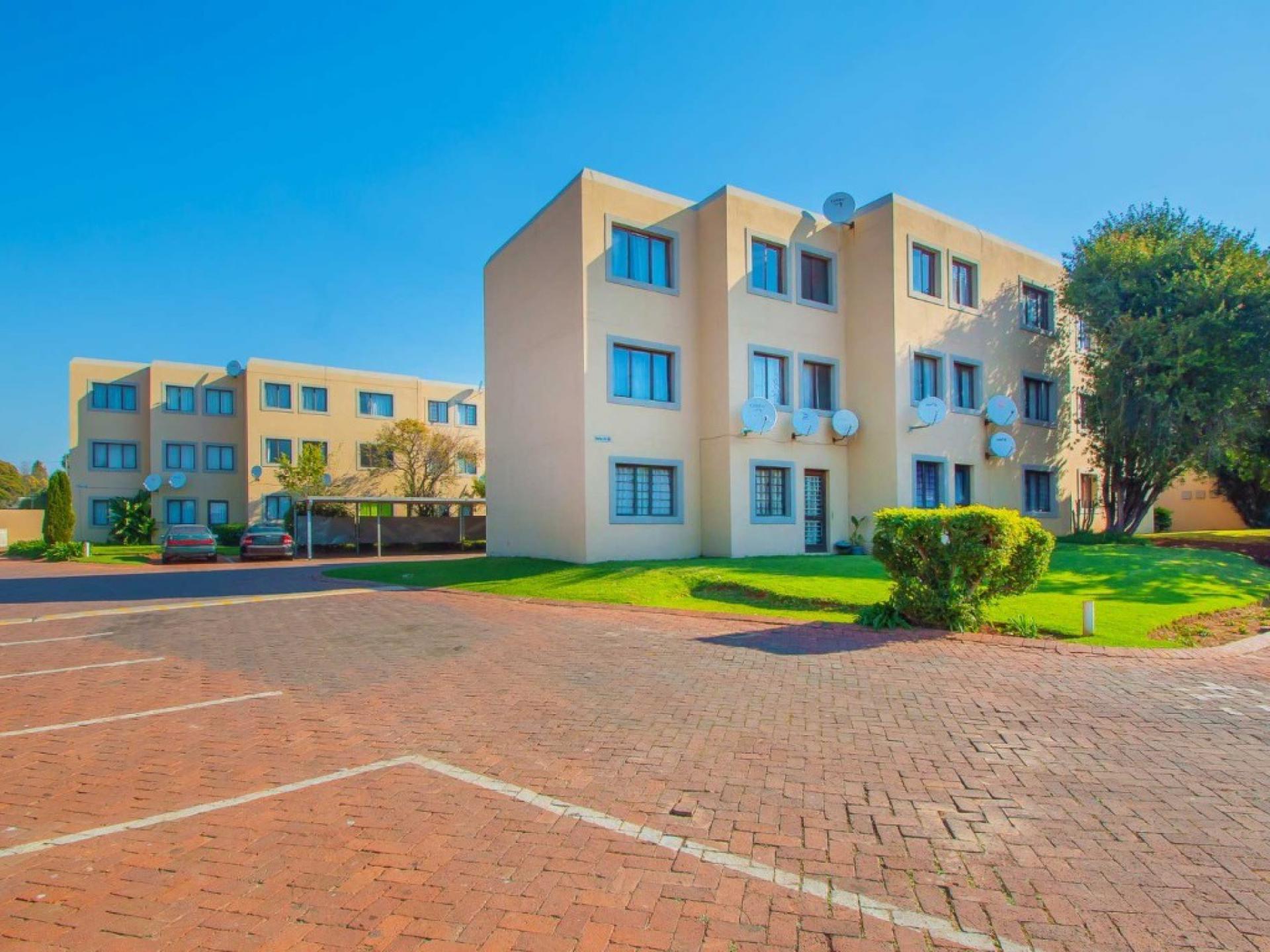  of property in Weltevreden Park