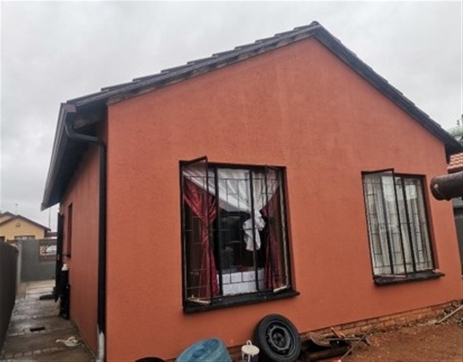 Front View of property in Soshanguve