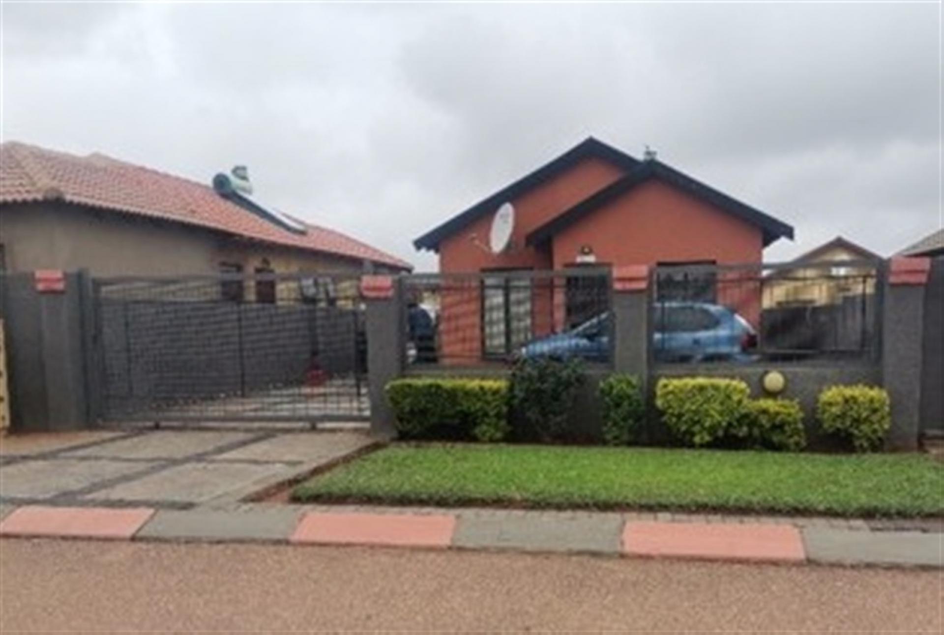 Front View of property in Soshanguve