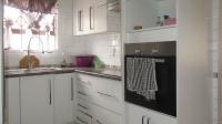 Kitchen - 8 square meters of property in Naturena