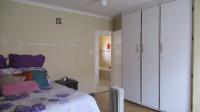 Bed Room 1 - 17 square meters of property in Naturena