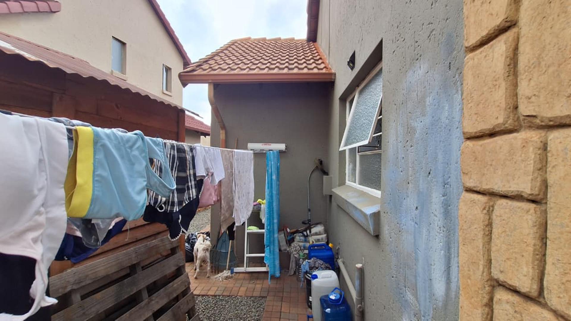 Backyard of property in Ravenswood