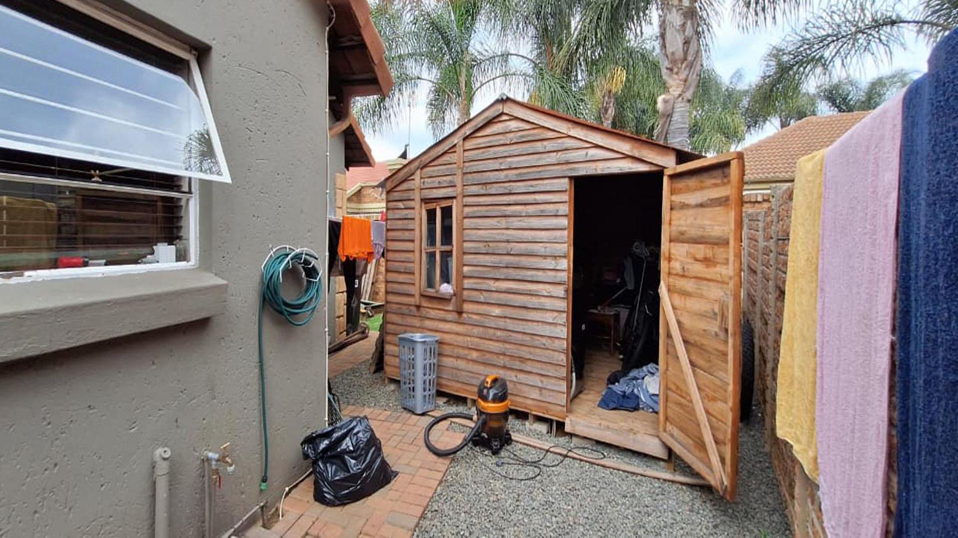 Backyard of property in Ravenswood