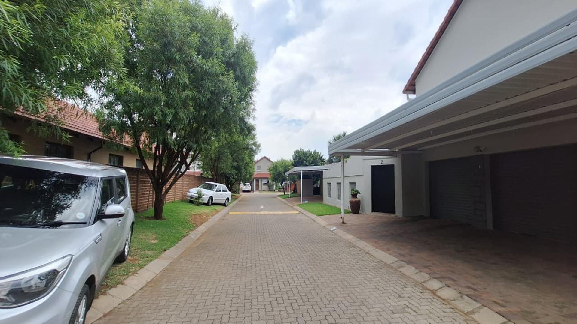 Front View of property in Ravenswood