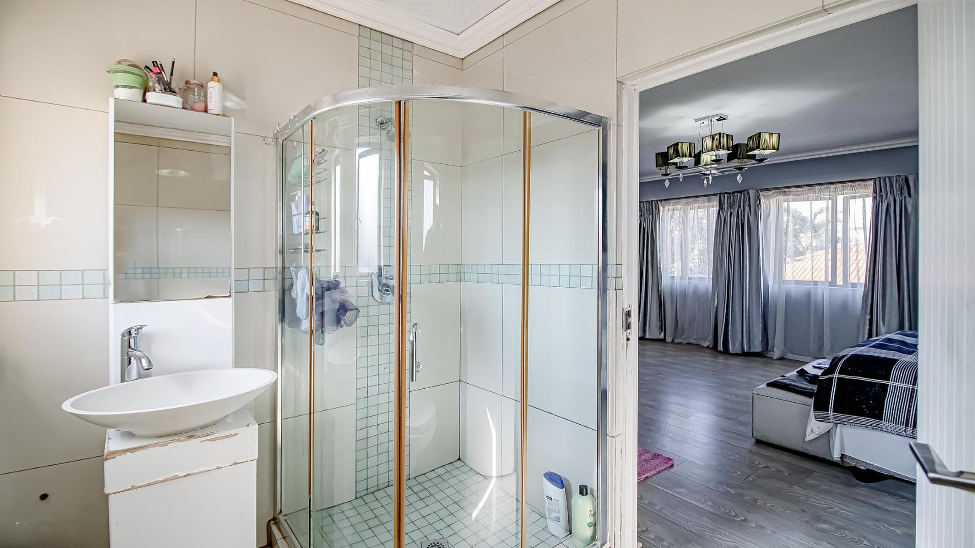 Bathroom 3+ of property in Amberfield