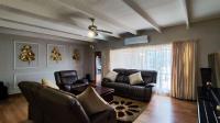 Lounges - 37 square meters of property in Vanderbijlpark