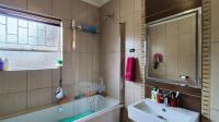 Bathroom 1 - 11 square meters of property in Vanderbijlpark