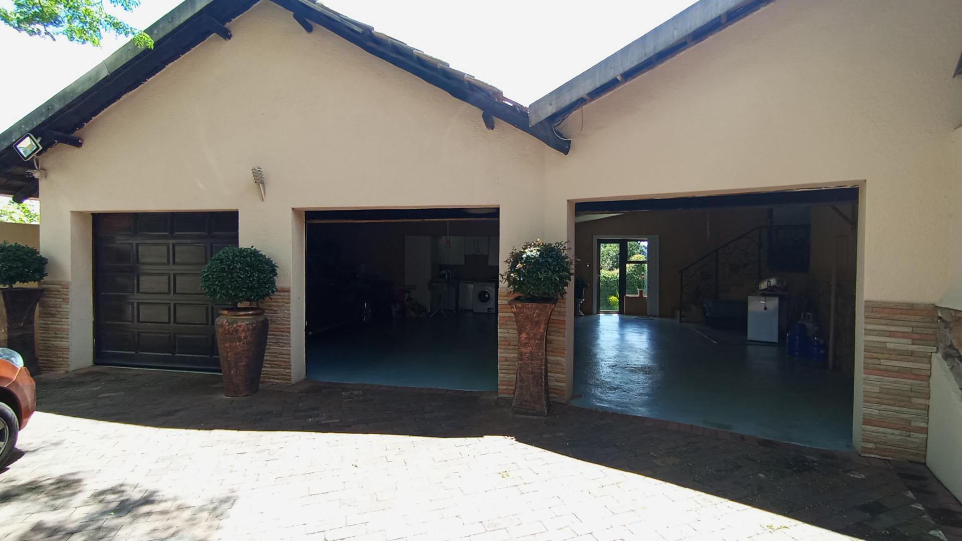 Garage of property in Waterkloof
