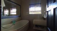 Bathroom 3+ - 8 square meters of property in Waterkloof