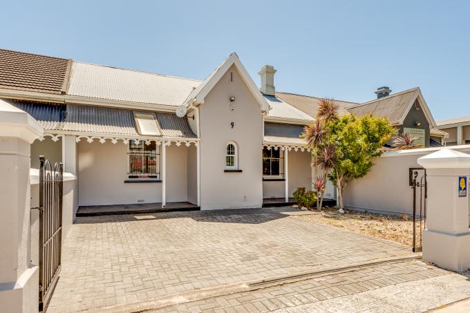 4 Bedroom House for Sale For Sale in Port Elizabeth Central - MR680717