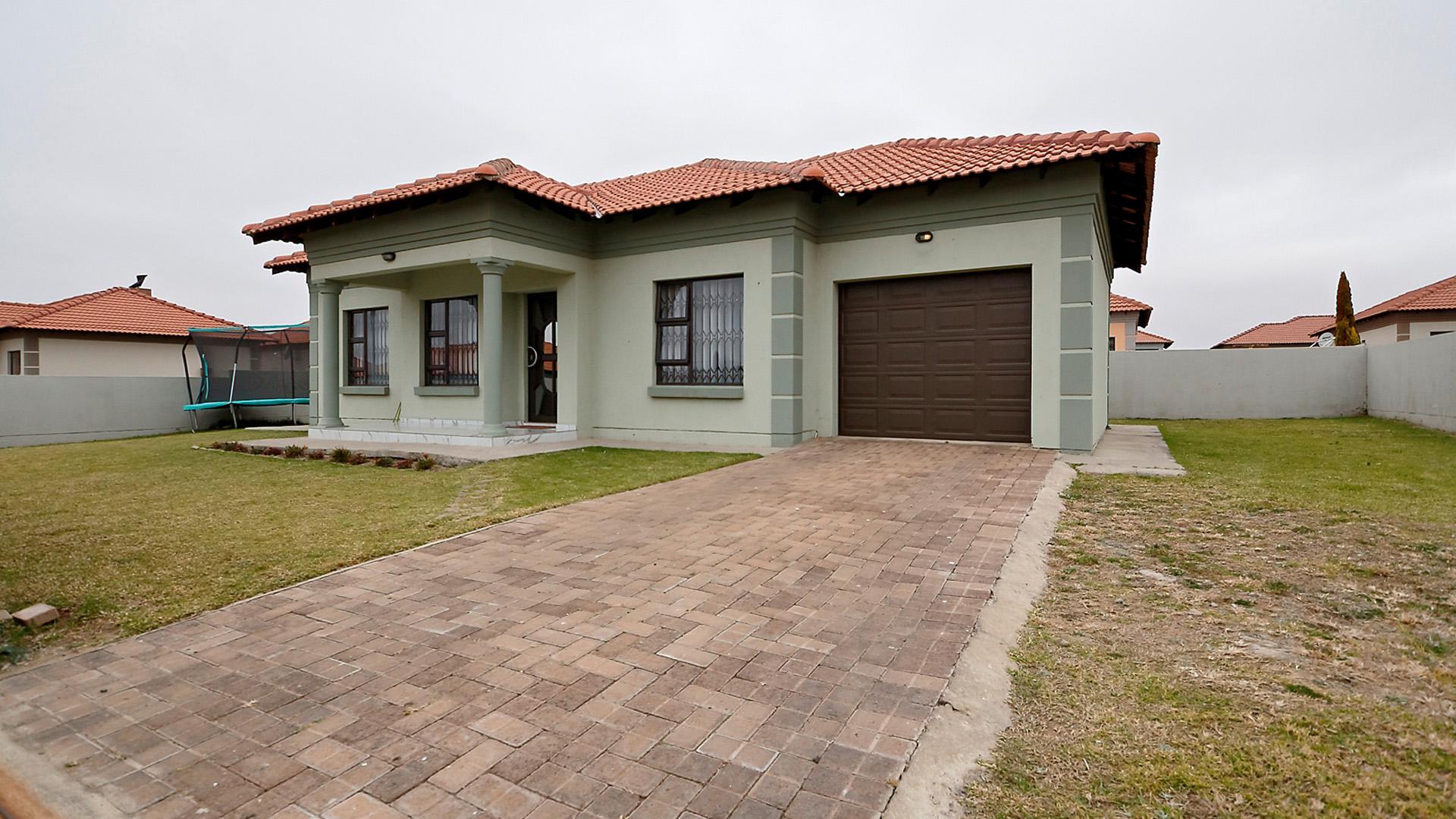 Front View of property in Ermelo