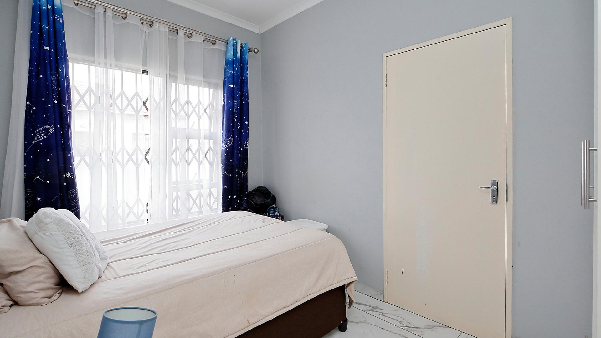 Bed Room 1 of property in Ermelo