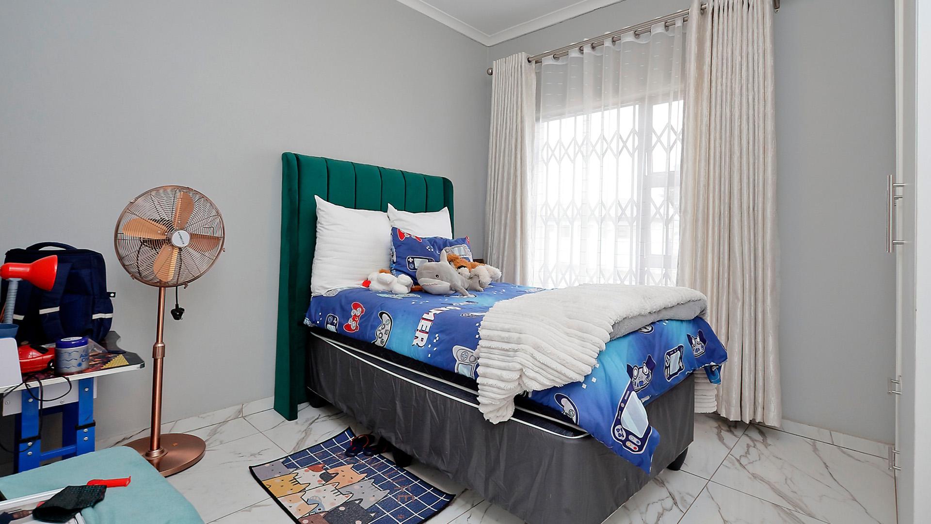 Bed Room 2 of property in Ermelo