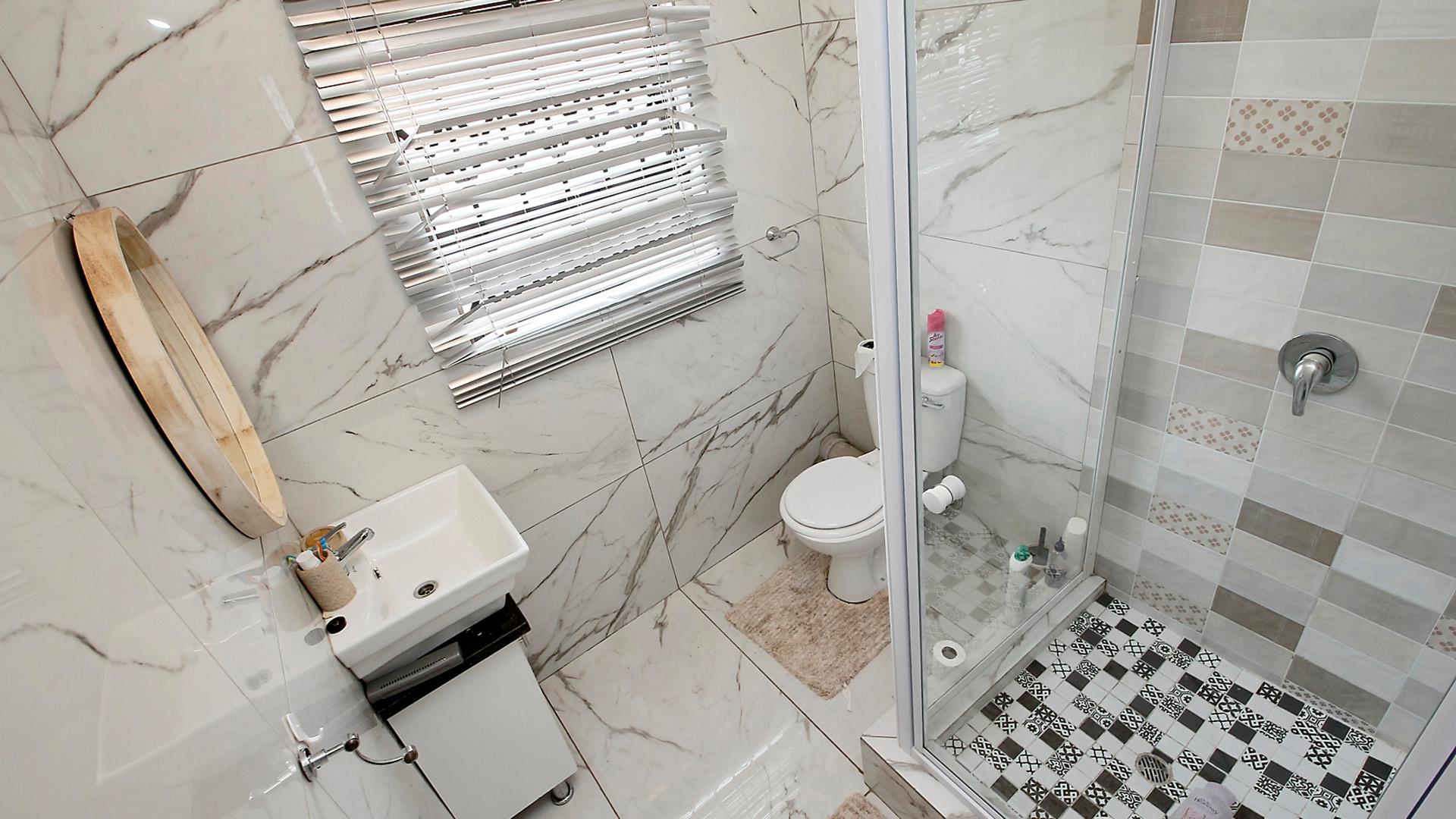 Main Bathroom of property in Ermelo