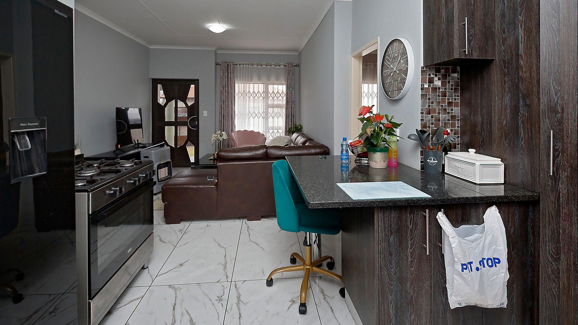 Kitchen of property in Ermelo