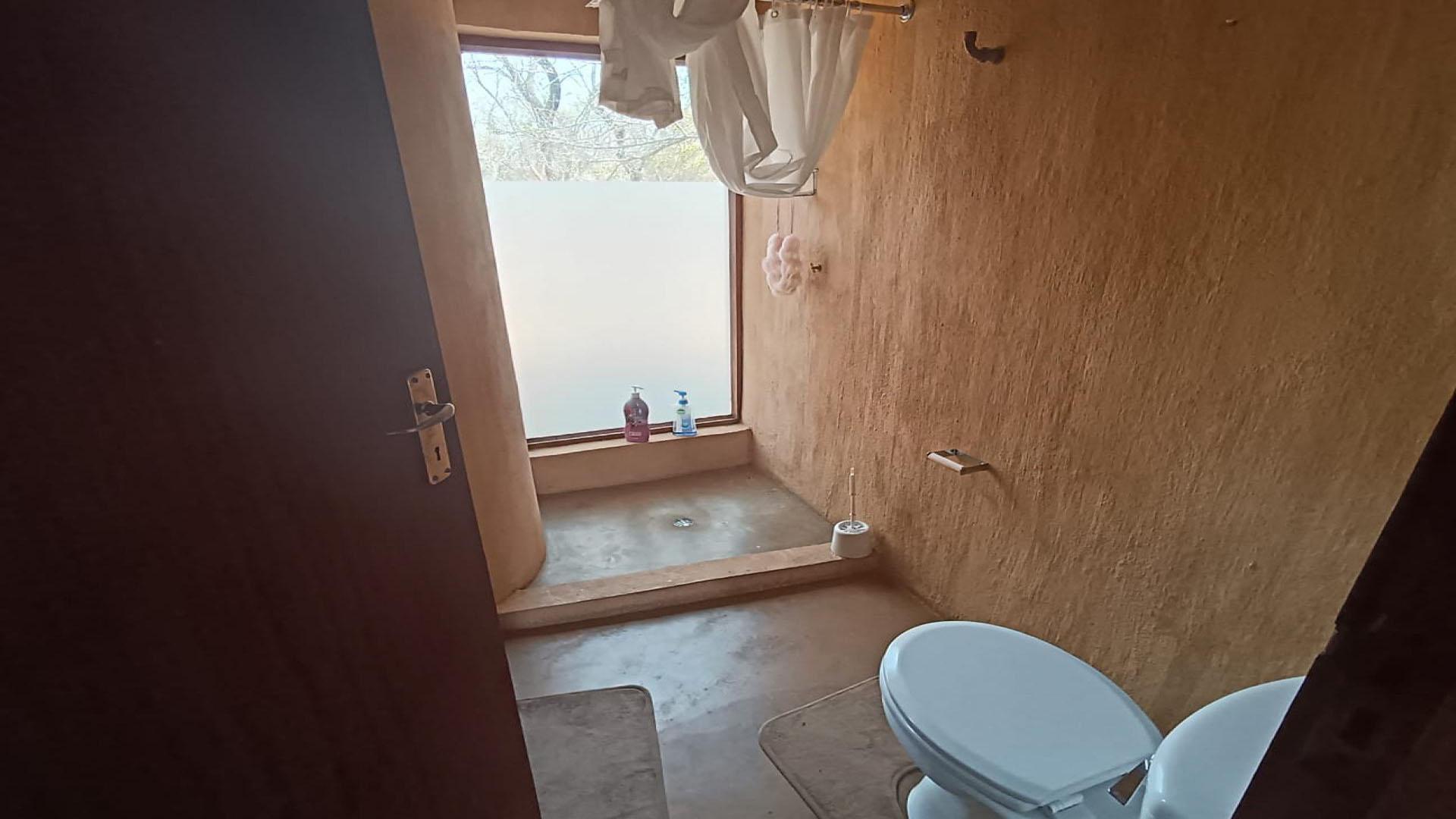 Bathroom 1 of property in Mashishing