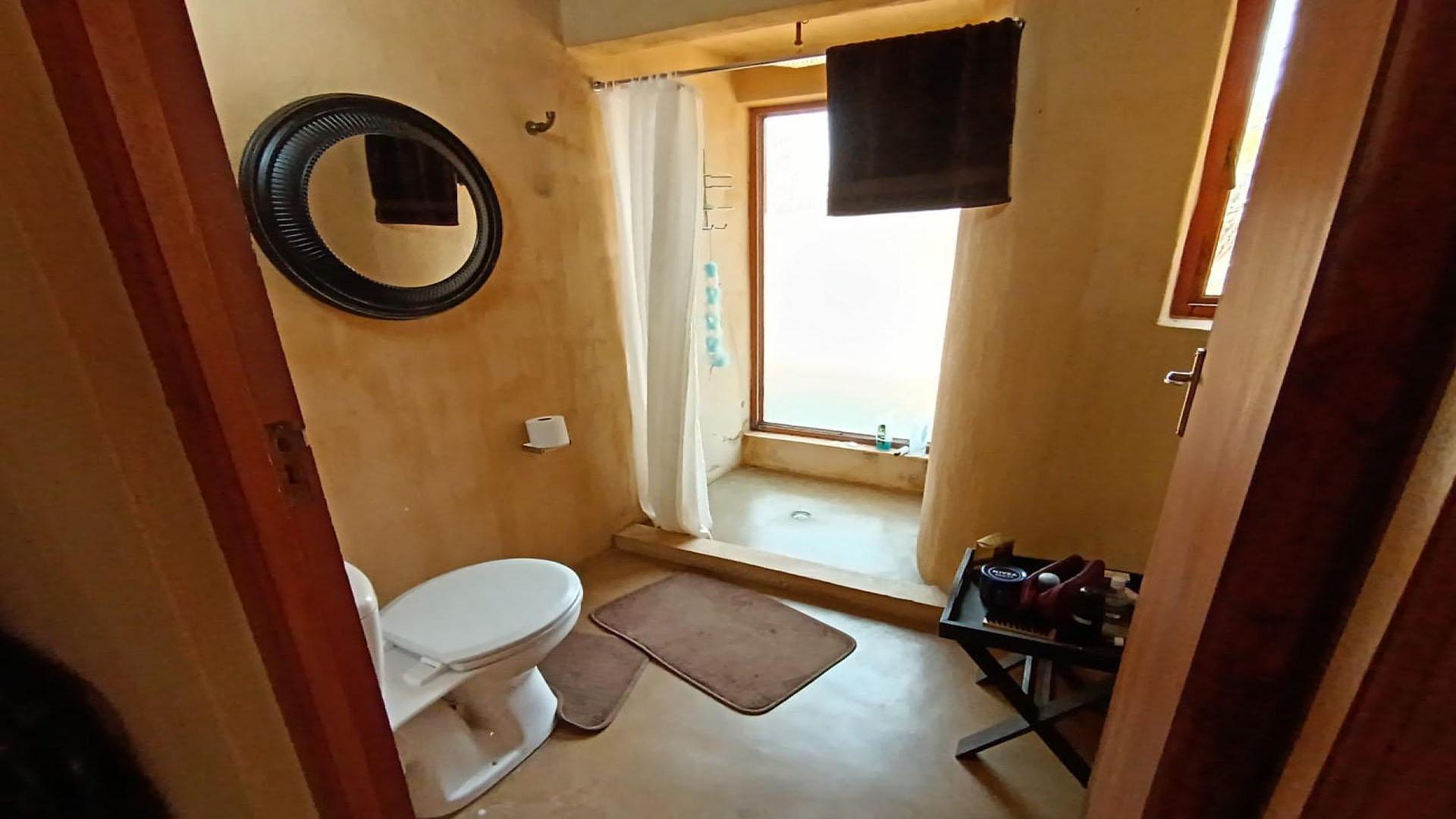 Bathroom 2 of property in Mashishing