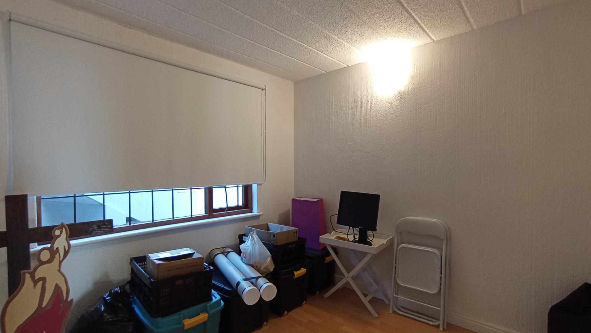 Bed Room 2 - 12 square meters of property in Northcliff