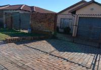 Front View of property in Daveyton
