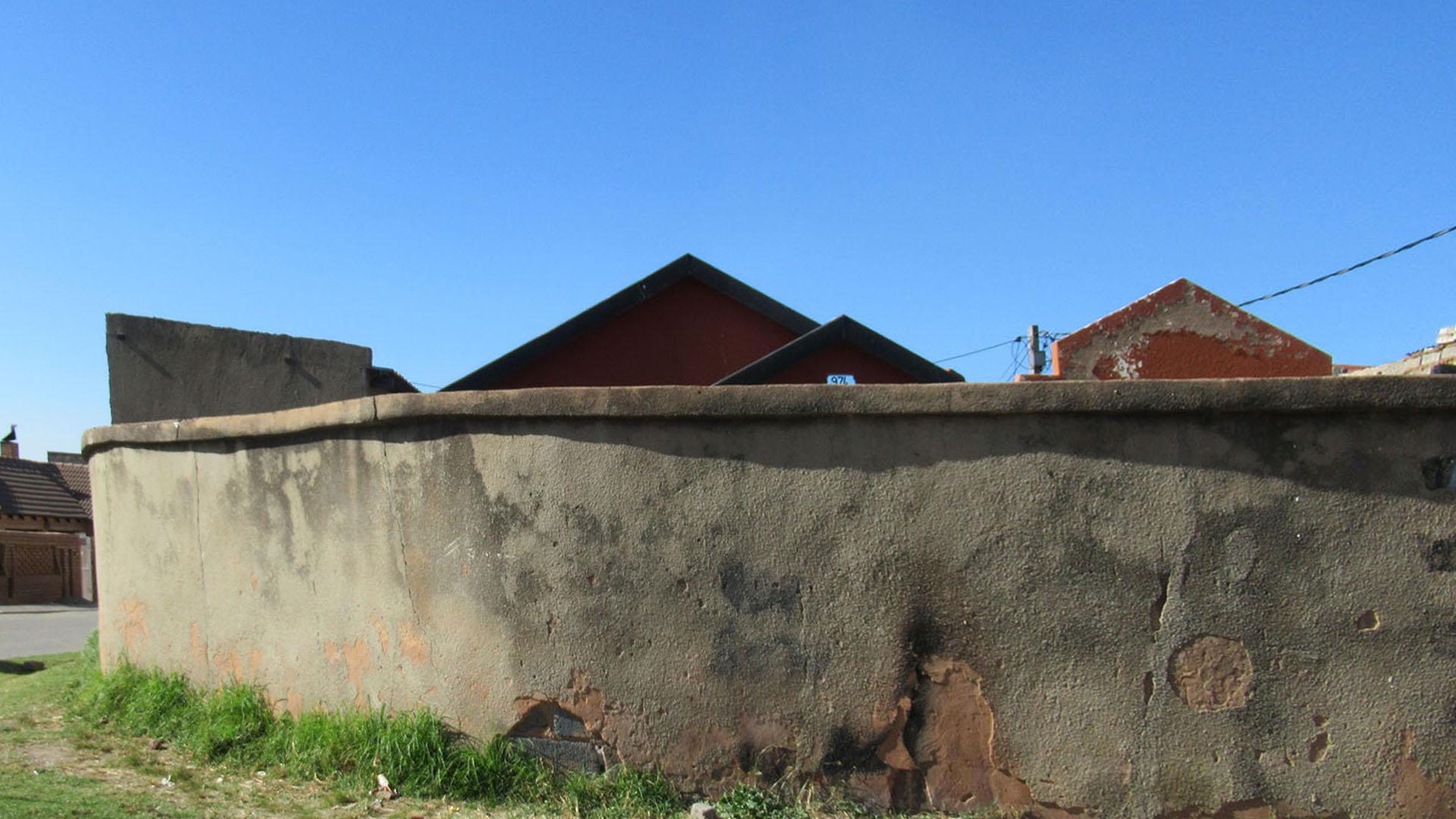 Front View of property in Ebony Park