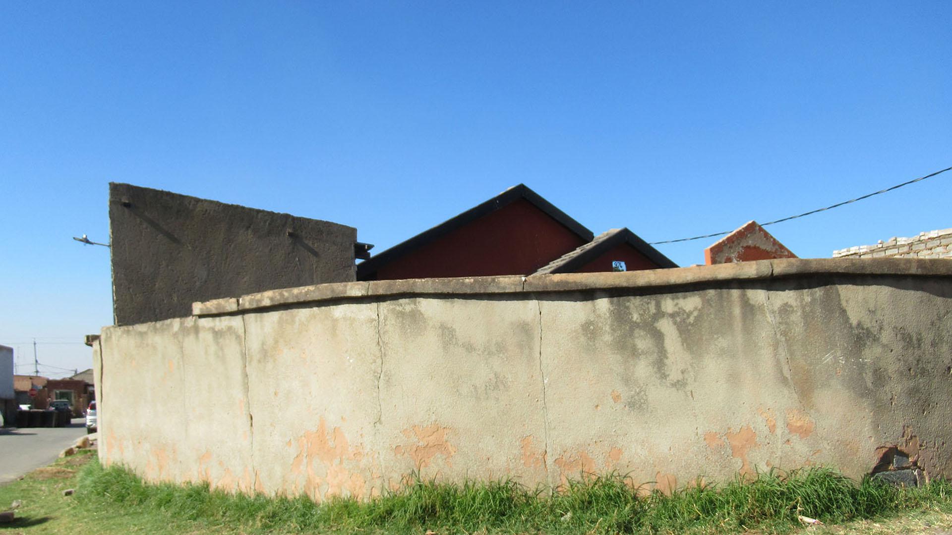 Front View of property in Ebony Park