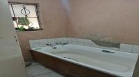 Bathroom 1 of property in Ebony Park