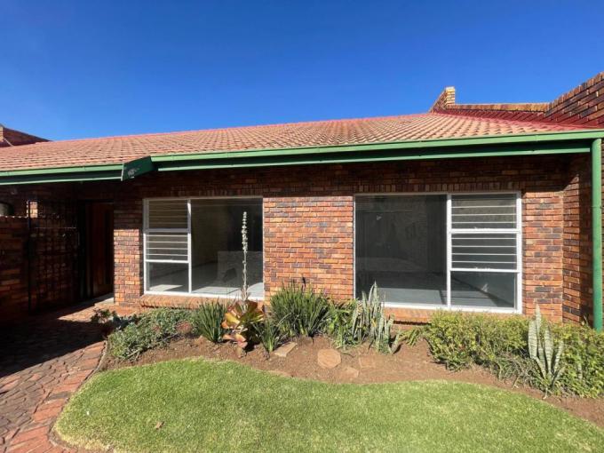 2 Bedroom House for Sale For Sale in Mayberry Park - MR680764