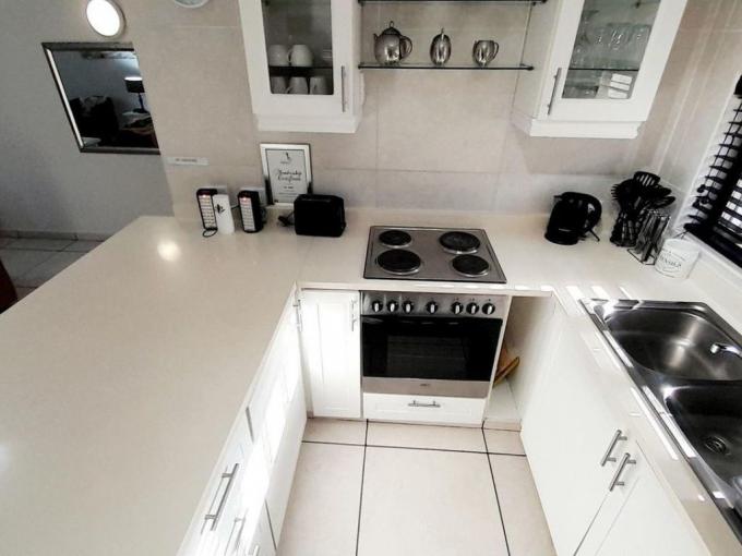 3 Bedroom Apartment for Sale For Sale in Umhlanga  - MR680765