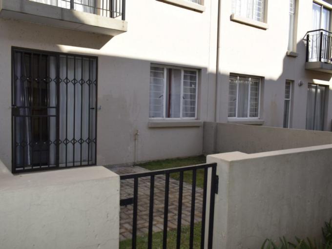 1 Bedroom Simplex for Sale For Sale in Klippoortjie AH - MR680786