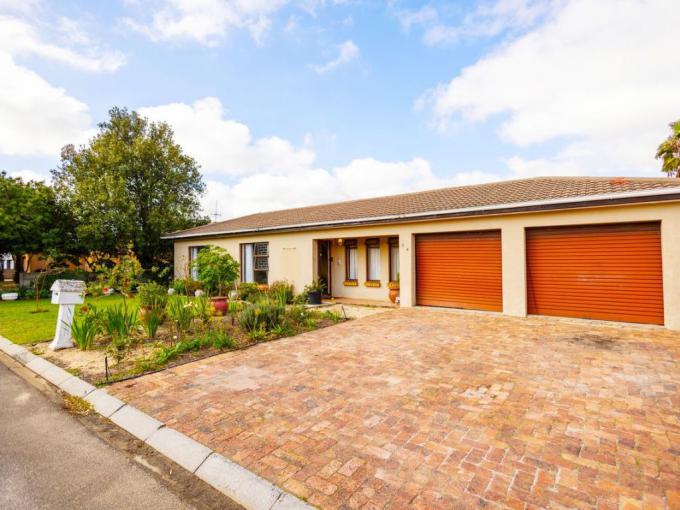 5 Bedroom House for Sale For Sale in Vredekloof - MR680790