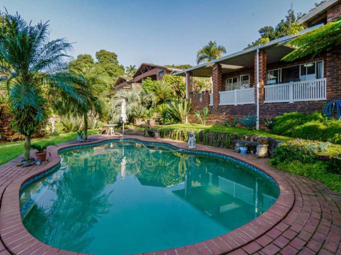 6 Bedroom House for Sale For Sale in Amanzimtoti  - MR680803