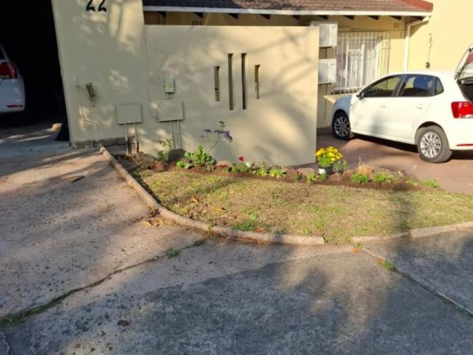 3 Bedroom Simplex for Sale For Sale in Queensburgh - MR680816